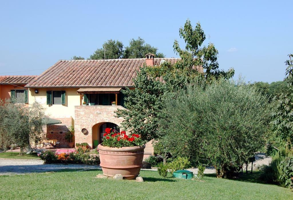 Agriturismo Le Querce Palaia Bagian luar foto